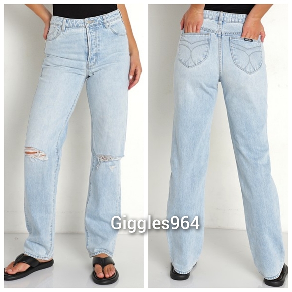 Rolla's Classic Straight Leg Jeans in Courtney Worn - Picture 1 of 12